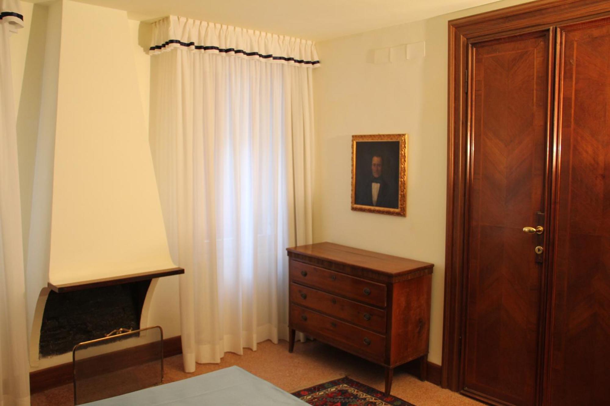 Sarai Venecia